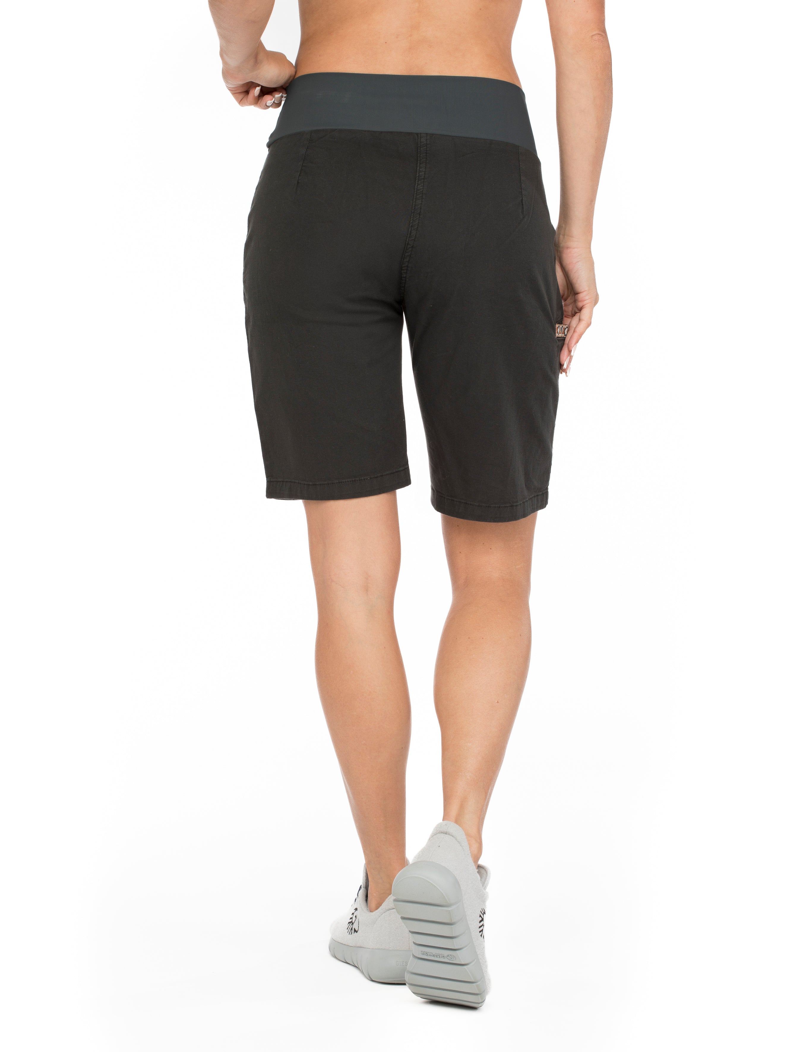 Chillaz Sandra 3.0 Woman Shorty -SALE