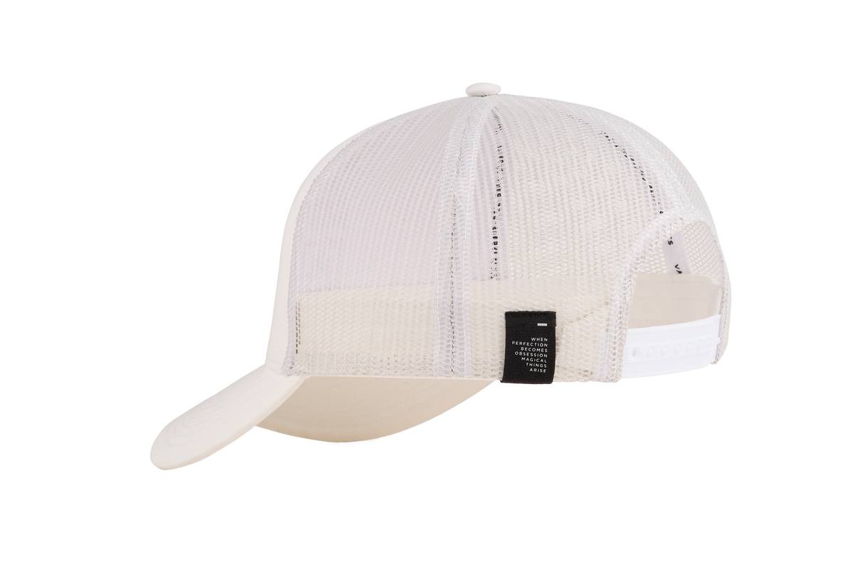 VAN DEER Red Bull Sports ESSENTIAL CAP off white